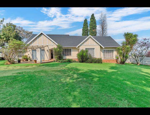 4 BEDROOM HOUSE FOR SALE IN STRUBENSVALLEI